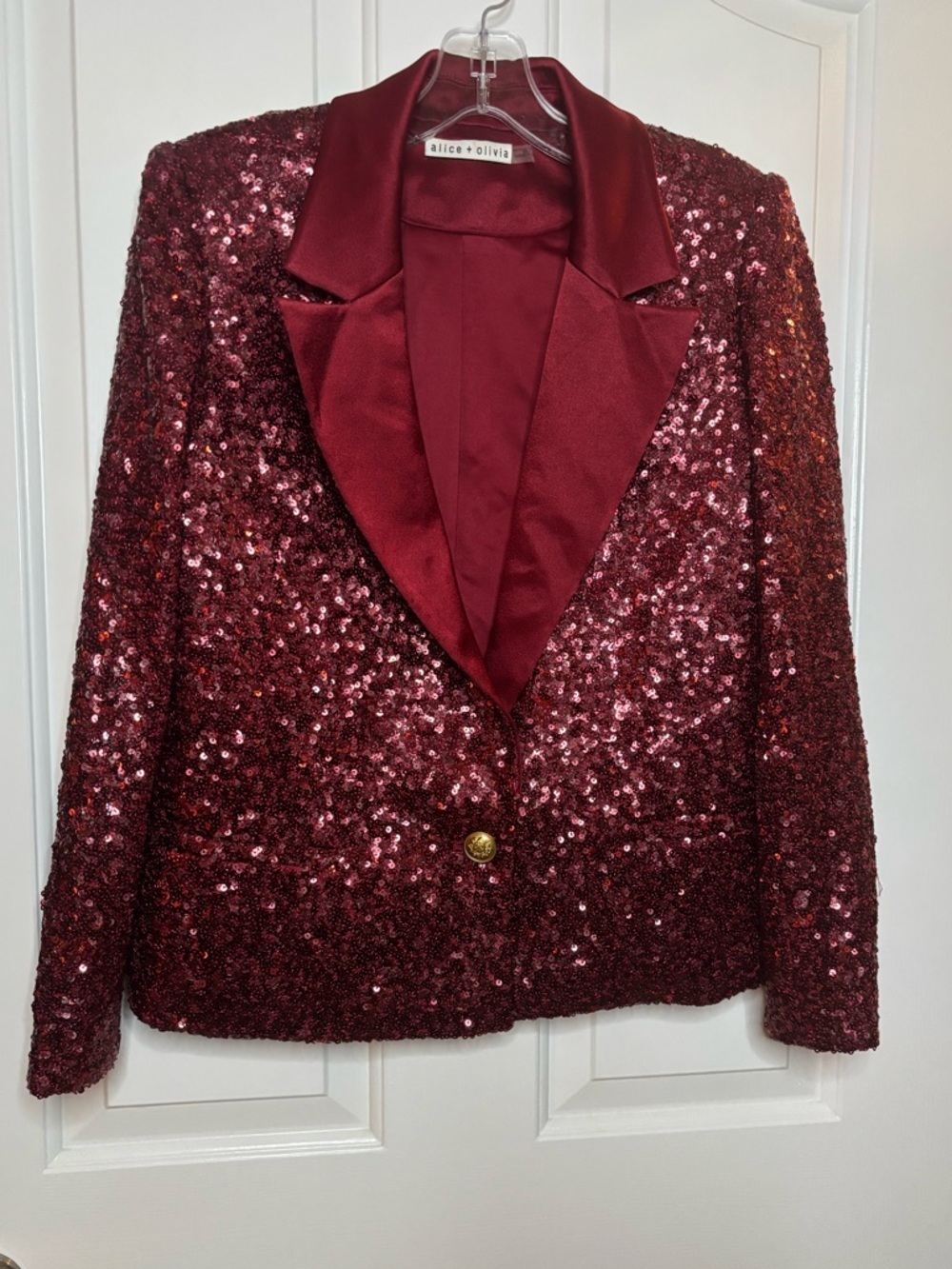EUC Alice + Olivia Devyn Blazer Deep Red  Sequin Satin-Lapel  size 4